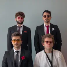 Eskisi Gibi dinle, müzik videolarını izle, biyografisini oku, tur tarihlerini ve daha fazlasını gör!