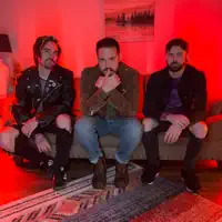 Ouve undefined, vê vídeos de música, lê a biografia, vê as datas da digressão e muito mais!