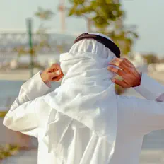 聆聽 Halal Voices、觀看音樂影片、閱讀小傳、查看巡演日期等！