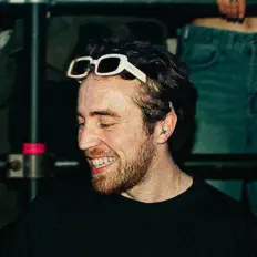 Ascolta Axel Le Royer, guarda video musicali, leggi la biografia, vedi le date del tour & altro!