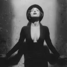 Ouça Серена, assista a videoclipes, leia a biografia, veja as datas das turnês e mais!