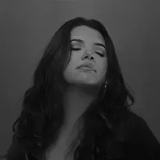 聆聽 Damaris Guerra、觀看音樂影片、閱讀小傳、查看巡演日期等！