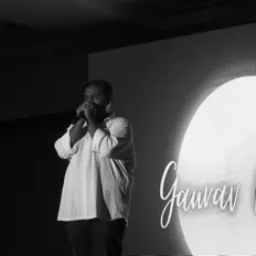 Gaurav Prasadを聴いたり、ミュージックビデオを鑑賞したり、経歴やツアー日程などを確認したりしましょう！