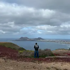 Hör dir Tibuel an, schau dir Musikvideos an, lies die Biografie, finde Tourdaten und mehr!