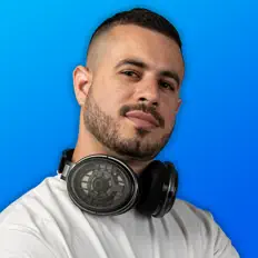 Posłuchaj wykonawcy AMANO, obejrzyj teledyski, przeczytaj biografię, zobacz daty tras koncertowych i nie tylko!