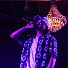 Écoutez J-Saus, regardez des vidéoclips, lisez la biographie, consultez les dates de tournée et plus encore !