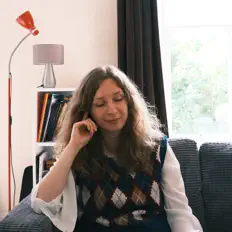 Annie Booth: песни, клипы, биография, даты выступлений и многое другое.