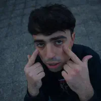 收听 undefined、观看音乐视频、阅读小传、查看巡演日期等 ！