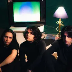Listen to Los Ollies, watch music videos, read bio, see tour dates & more!