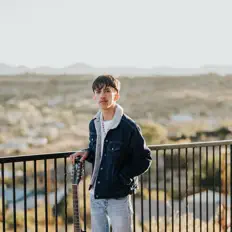 收听 Alan Chavira、观看音乐视频、阅读小传、查看巡演日期等 ！