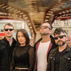 Ascolta Madelyn Ann, guarda video musicali, leggi la biografia, vedi le date del tour & altro!