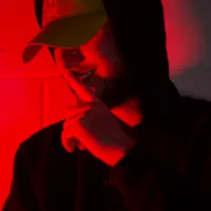 Dengarkan Derrick John, tonton video musik, baca bio, lihat tanggal tur & lainnya!