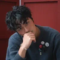 Ouve undefined, vê vídeos de música, lê a biografia, vê as datas da digressão e muito mais!