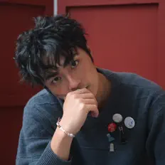 Roy Bingを聴いたり、ミュージックビデオを鑑賞したり、経歴やツアー日程などを確認したりしましょう！