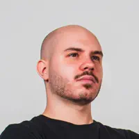 Ascolta undefined, guarda video musicali, leggi la biografia, vedi le date del tour & altro!