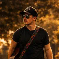 Ascolta undefined, guarda video musicali, leggi la biografia, vedi le date del tour & altro!
