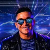 Ascolta undefined, guarda video musicali, leggi la biografia, vedi le date del tour & altro!