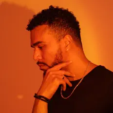 Ascolta Imadh, guarda video musicali, leggi la biografia, vedi le date del tour & altro!