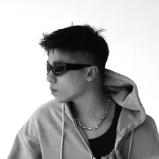Dengarkan Khai Zhen, tonton video musik, baca bio, lihat tanggal tur & lainnya!
