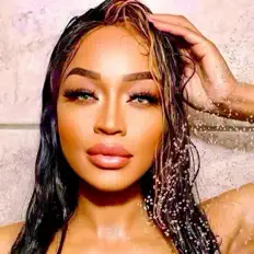 Ascolta Mia_G, guarda video musicali, leggi la biografia, vedi le date del tour & altro!