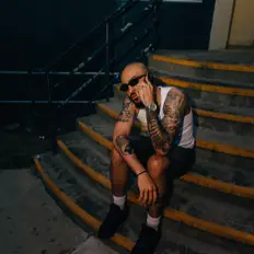 Escucha a WrldFamousKD, mira videos musicales, lee su biografía, consulta las fechas de las gira y más.