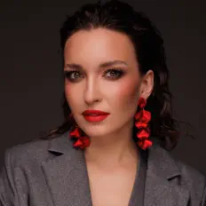Listen to Марина Бриз, watch music videos, read bio, see tour dates & more!