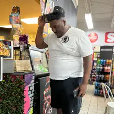 聆聽 Bando Gwap、觀看音樂影片、閱讀小傳、查看巡演日期等！