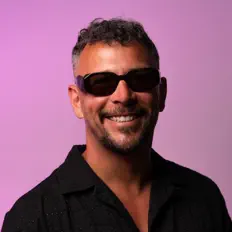 收听 Sebastian Bronk、观看音乐视频、阅读小传、查看巡演日期等 ！