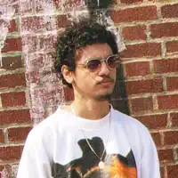 收听 undefined、观看音乐视频、阅读小传、查看巡演日期等 ！