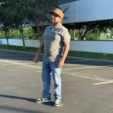 Poslechněte si interpreta Jesus Avendano, sledujte hudební videa, přečtěte si životopis, podívejte se na data turné a další informace.