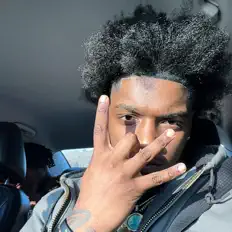 Poslechněte si interpreta Flexgzz, sledujte hudební videa, přečtěte si životopis, podívejte se na data turné a další informace.