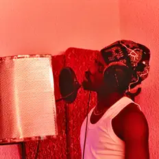 Poslechněte si interpreta STARK2, sledujte hudební videa, přečtěte si životopis, podívejte se na data turné a další informace.