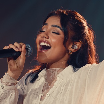 Listen to Julia Vitória, watch music videos, read bio, see tour dates & more!