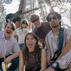 Dengarkan Purple Dog, tonton video musik, baca bio, lihat tanggal tur & lainnya!