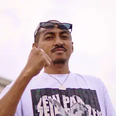 Listen to Zein Panzer, watch music videos, read bio, see tour dates & more!