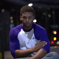 聆聽 Jay Kasai、觀看音樂影片、閱讀小傳、查看巡演日期等！