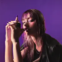 聆聽 undefined、觀看音樂影片、閱讀小傳、查看巡演日期等！