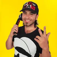 Posłuchaj wykonawcy undefined, obejrzyj teledyski, przeczytaj biografię, zobacz daty tras koncertowych i nie tylko!