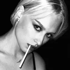 Escucha a LVGLUNA, mira vídeos musicales, lee la biografía, consulta fechas de giras y mucho más.