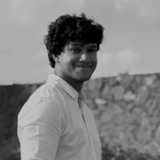 Sudharshan Senthilkumarを聴いたり、ミュージックビデオを鑑賞したり、経歴やツアー日程などを確認したりしましょう！