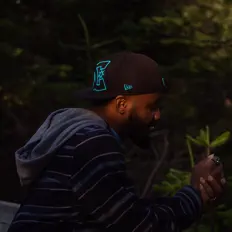 Flowboii सुनें, म्यूज़िक वीडियो देखें, बायो पढ़ें, दौरे की तारीखें और बहुत कुछ देखें!