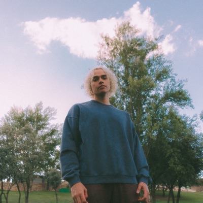 Listen to vesky, watch music videos, read bio, see tour dates & more!