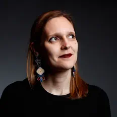 Ascolta Valentina Ciardelli, guarda video musicali, leggi la biografia, vedi le date del tour & altro!