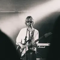 Ascolta undefined, guarda video musicali, leggi la biografia, vedi le date del tour & altro!