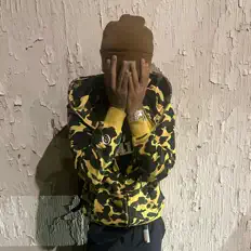 Dengarkan BabyRisk, tonton video musik, baca bio, lihat tanggal tur & lainnya!