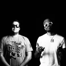 Jah Version सुनें, म्यूज़िक वीडियो देखें, बायो पढ़ें, दौरे की तारीखें और बहुत कुछ देखें!