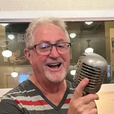 Poslechněte si interpreta Elroy Pups, sledujte hudební videa, přečtěte si životopis, podívejte se na data turné a další informace.