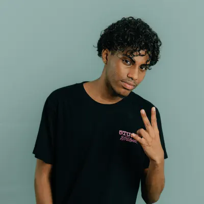 Listen to DJ LO'IC EYY, watch music videos, read bio, see tour dates & more!