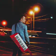 Escucha a ANTi, mira videos musicales, lee su biografía, consulta las fechas de las gira y más.