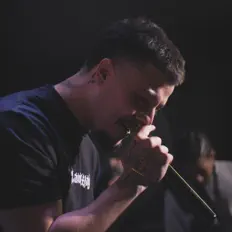 Dengarkan Matt Saracino, tonton video musik, baca bio, lihat tanggal tur & lainnya!